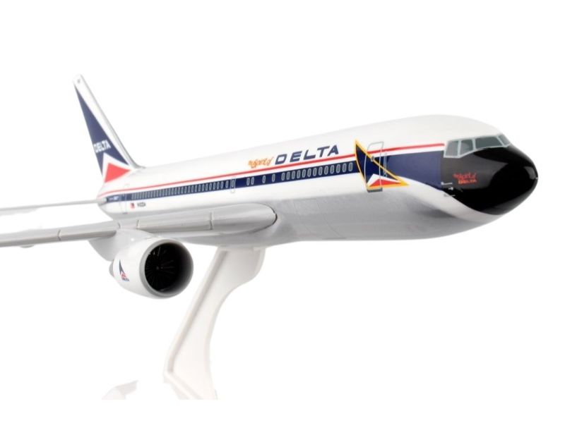 Delta air lines Boeing 767 Model straight from the delta museum 