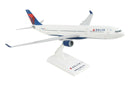 Delta A330 model airplane – SkyMarks 1/200 scale Airbus A330-300